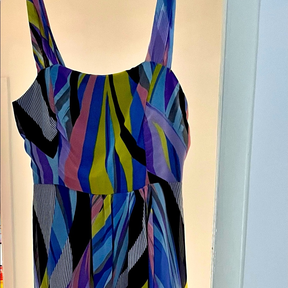 Womens size 4 Nicole Miller long flowy dress